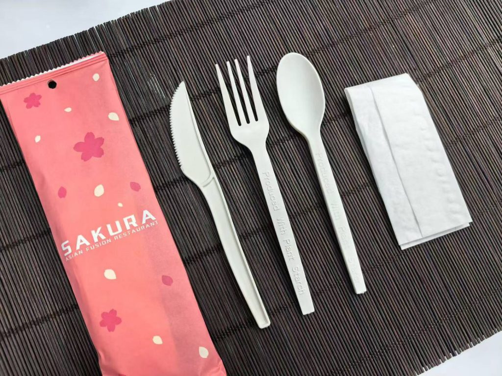 Plant-based cutlery set, made from starch