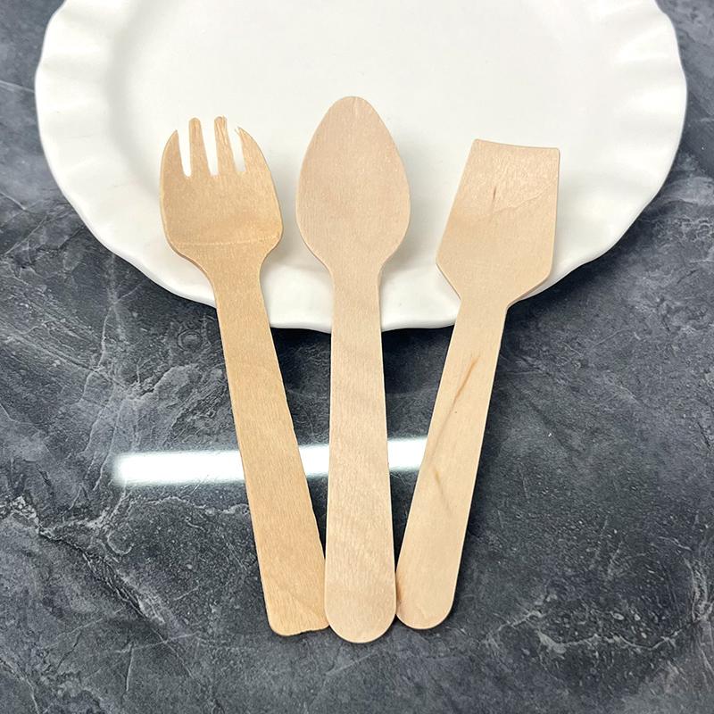 Made of natural birch wood, these wooden dessert spoons are compostable and polished smoothly without splinters. They are the top pick for eco-focused dessert brands and cafes.